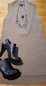Ann Taylor Sleeveless camel sweater tunic